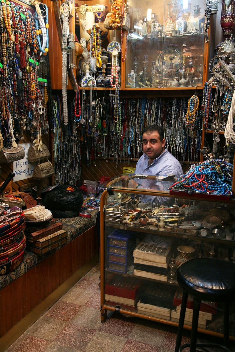 bill-hocker-trinkets-al-hamidiyah-souq-damascus-syria-2008