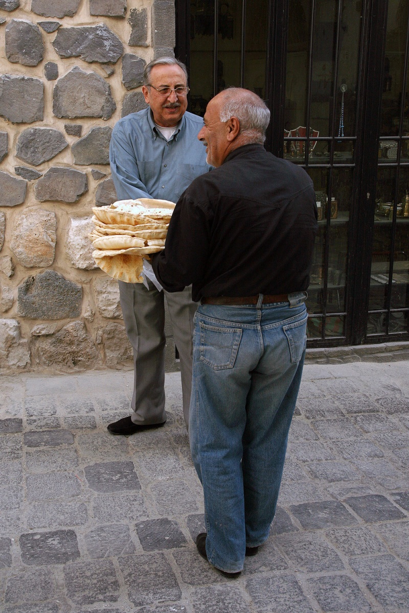 bill-hocker-friends-bread-damascus-syria-2008