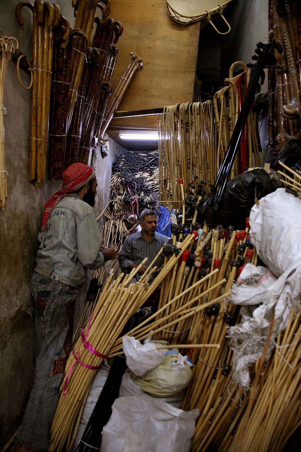 bill-hocker-cane-maker-al-madina-souq-aleppo-syria-2008
