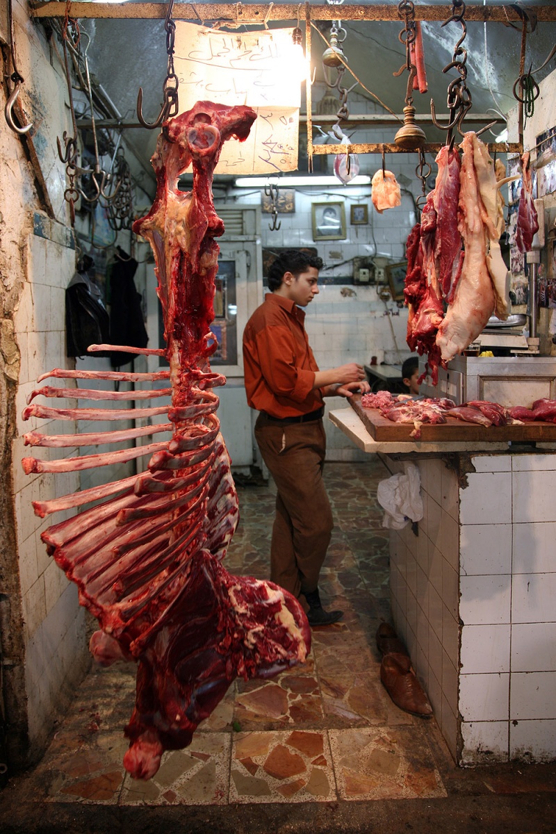 bill-hocker-butcher's-carcass-al-madina-souq-aleppo-syria-2008