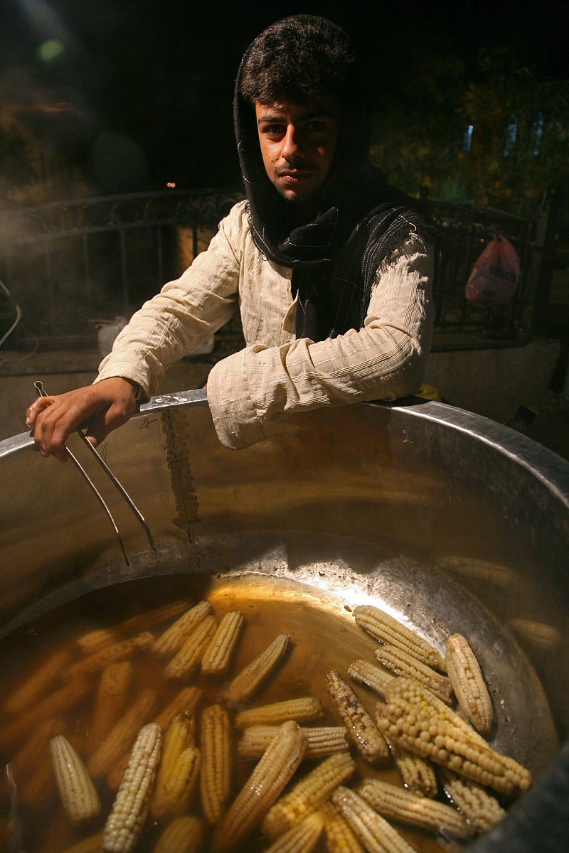 bill-hocker-corn-vendor-damascus-citadel-damascus-syria-2008