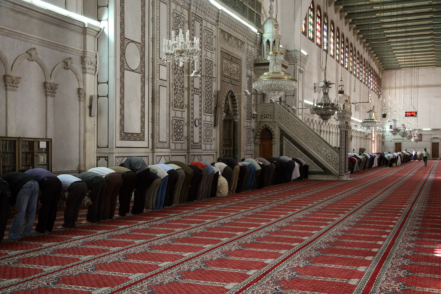 bill-hocker-men-at-prayer-masjid-umayyad-mosque-damascus-syria-2008