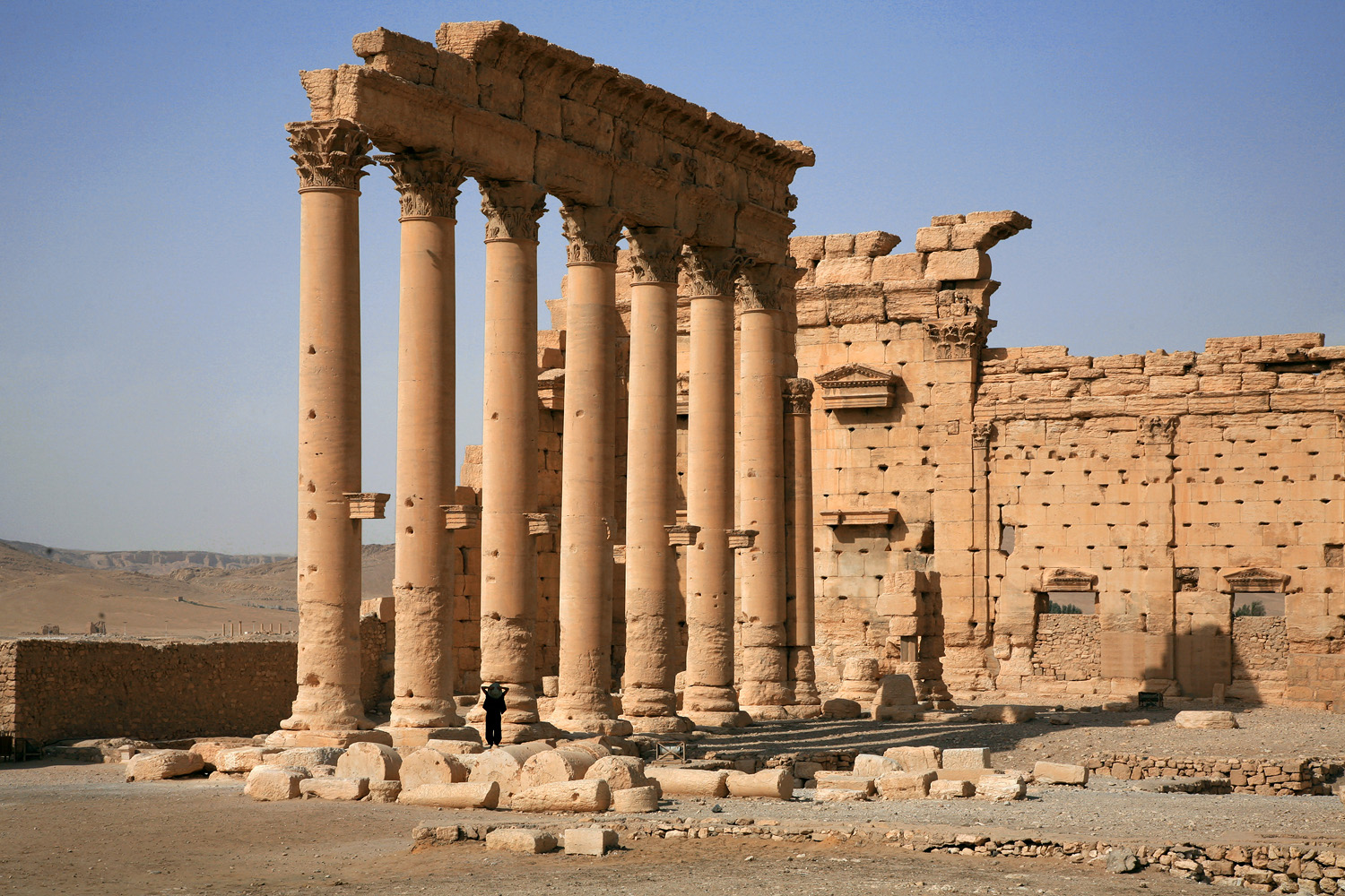 bill-hocker-temple-of-bel-compound-palmyra-syria-2008