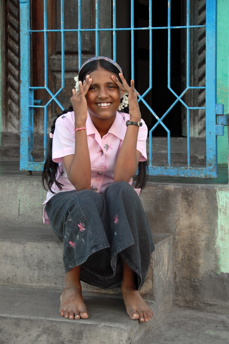 bill-hocker-another-young-woman-pondicherry-india-2007