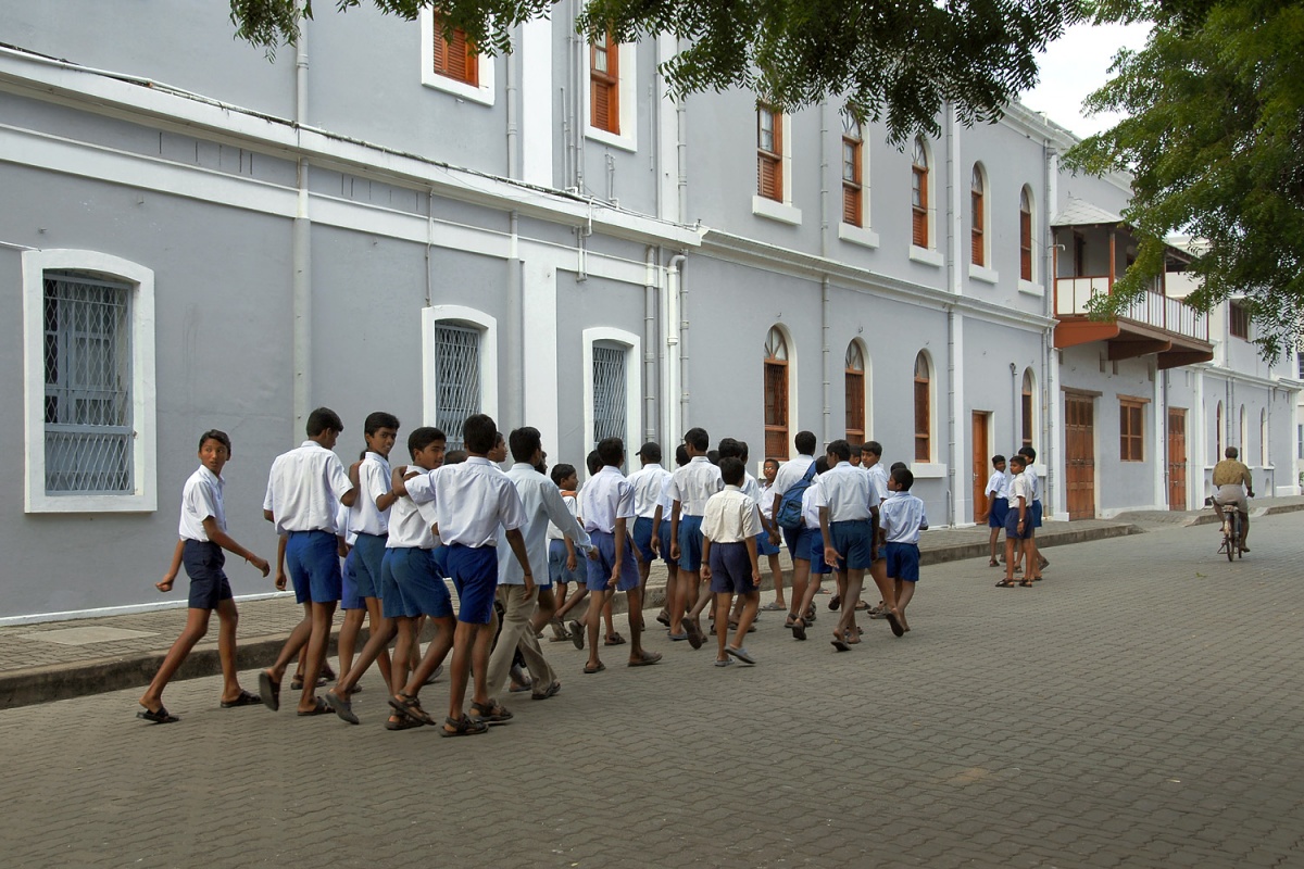 bill-hocker-schoolboys-outside-the-ashram-pondicherry-india-2007