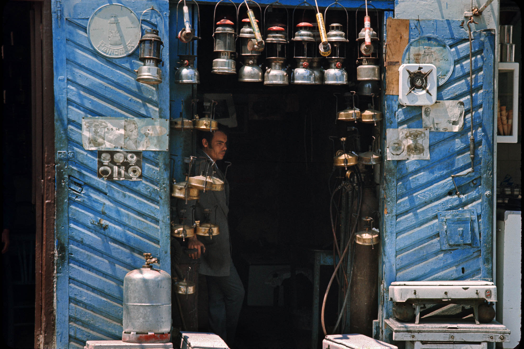 bill-hocker-gas-appliances-tunis-tunisia-1971