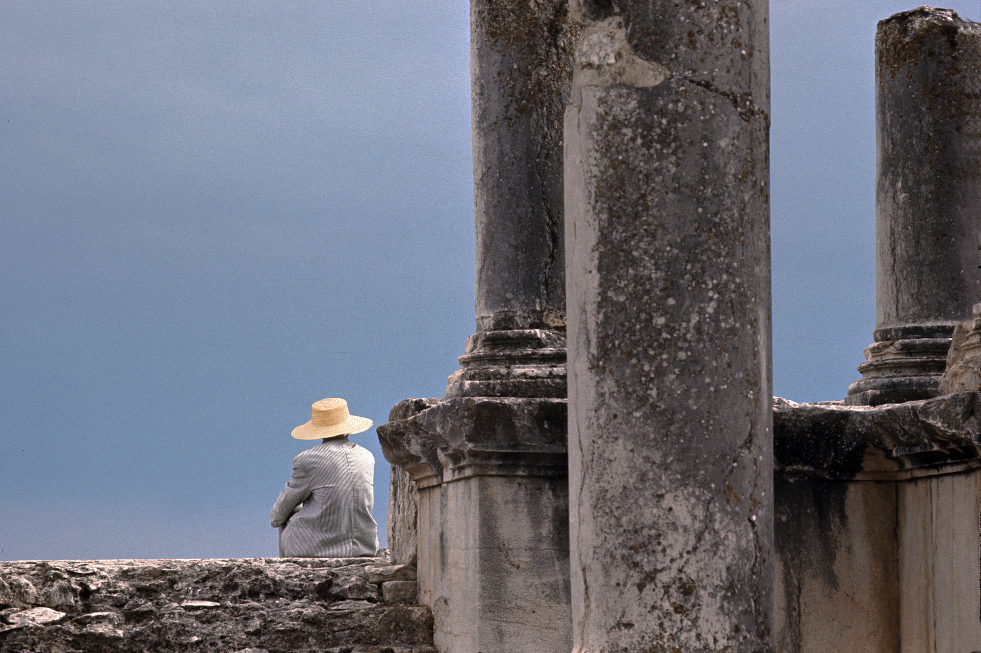 bill-hocker-roman-ruins-guide-dougga-tunisia-1971