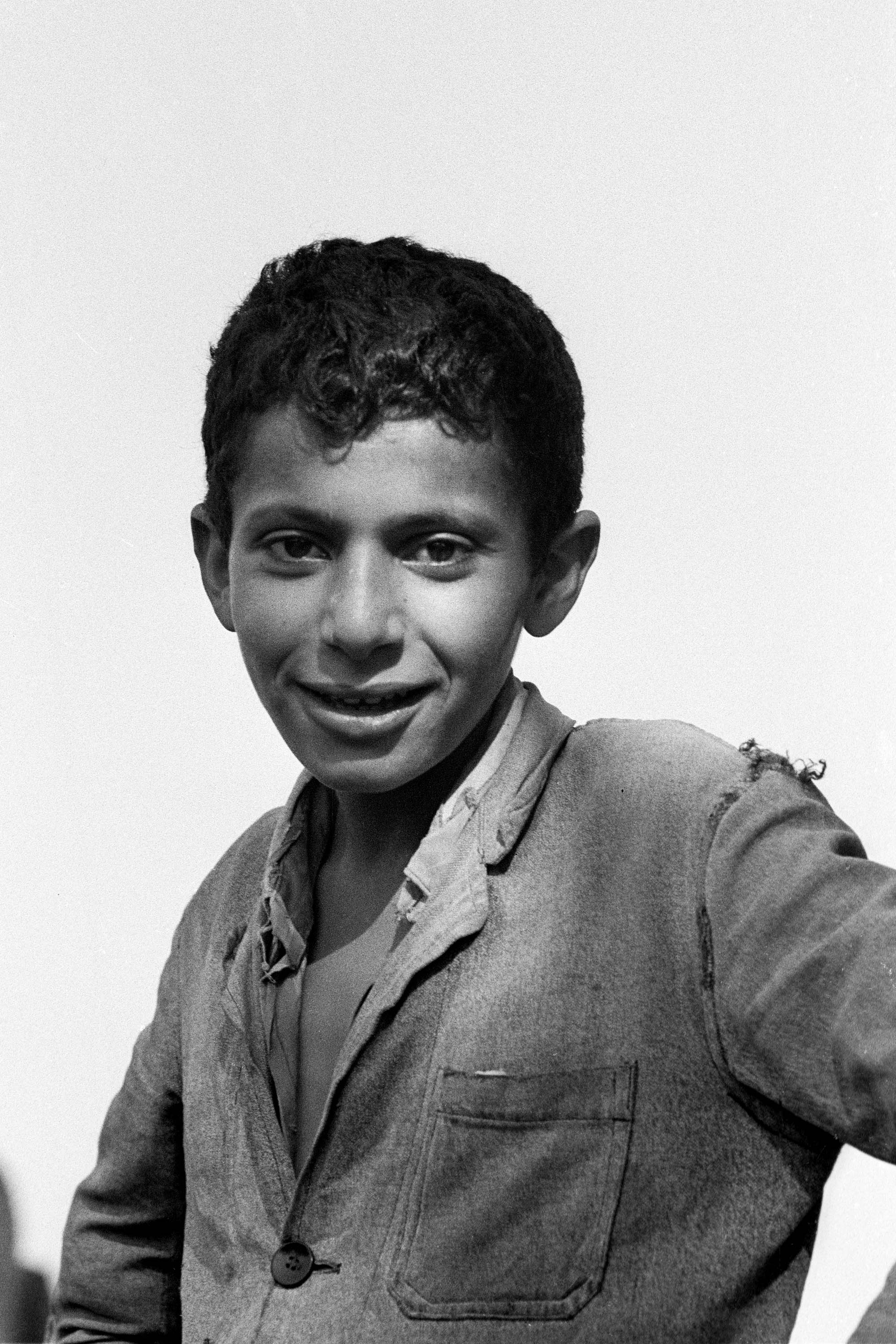 bill-hocker-builders-son-near-tunis-tunisia-1972