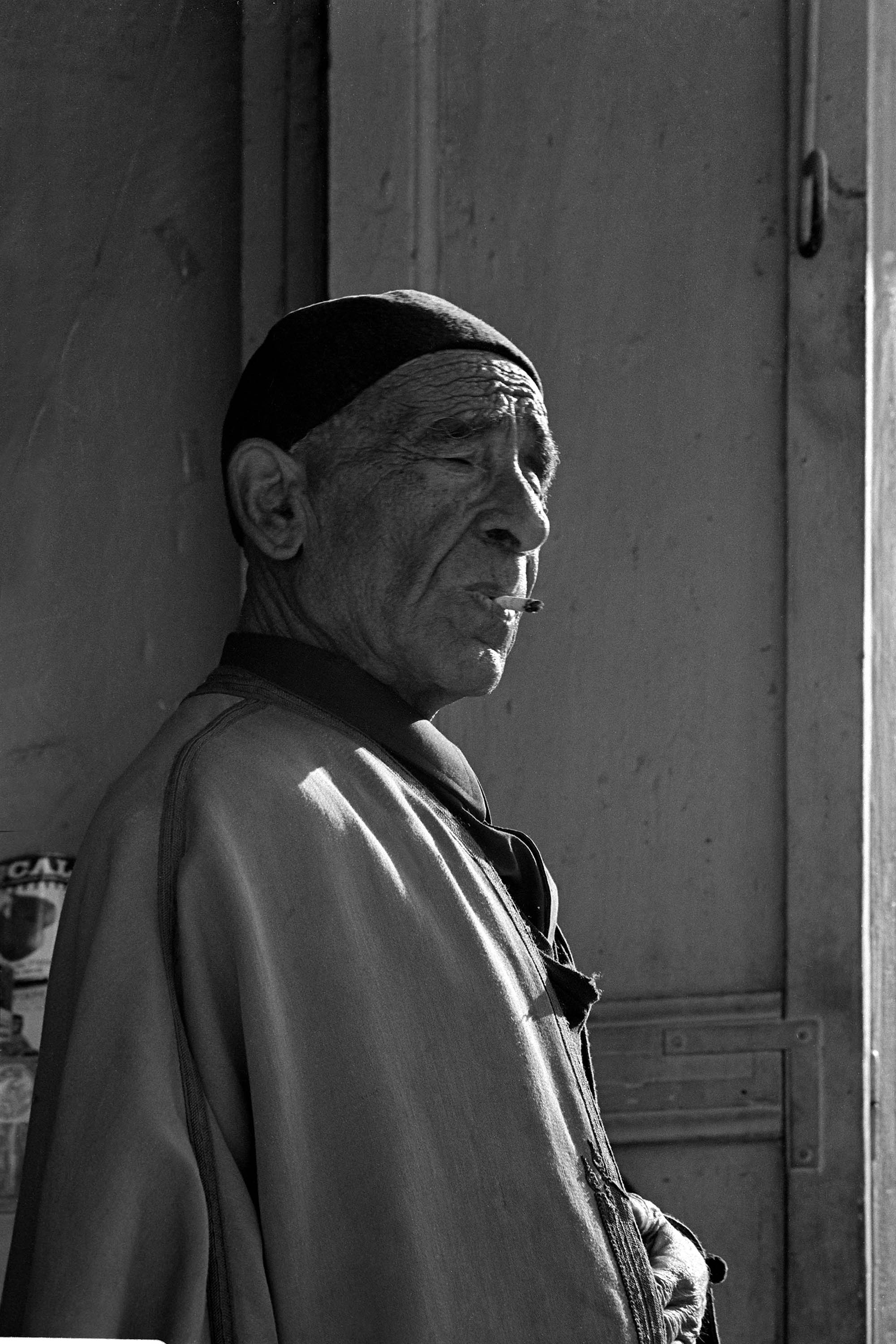 bill-hocker-smoker-sidi-bou-said-tunisia-1972