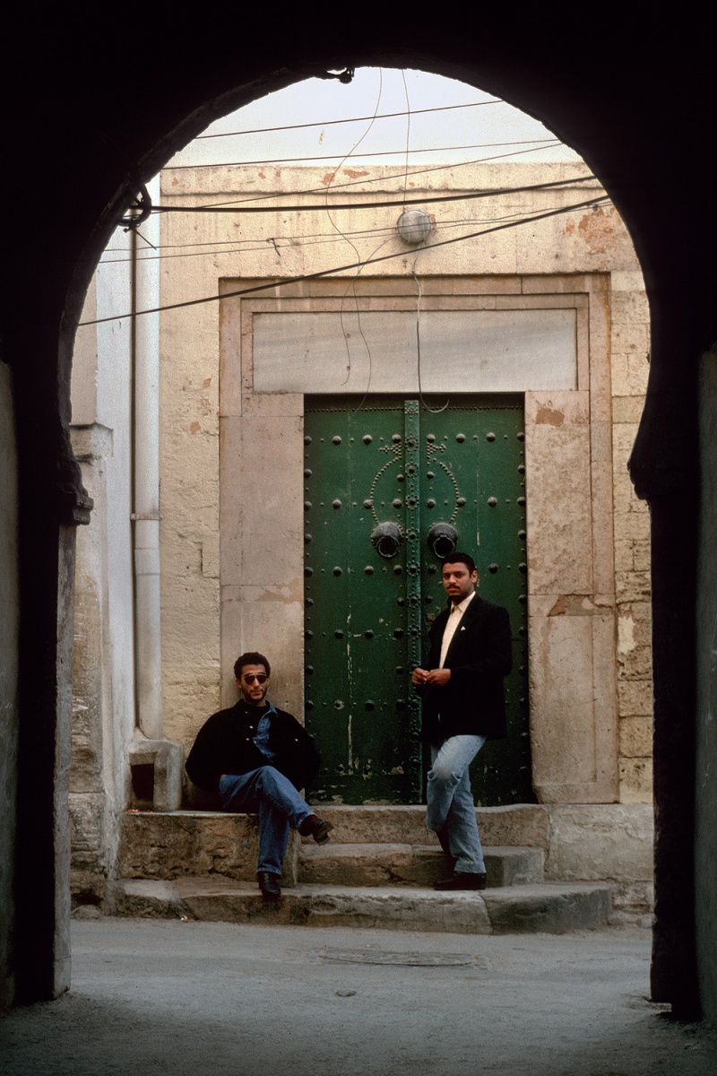 bill-hocker-medina-alley-tunis-tunisia-1994