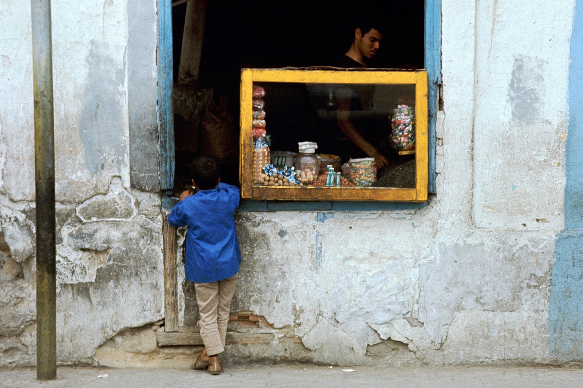 bill-hocker-candy-store-tunis-tunisia-1971