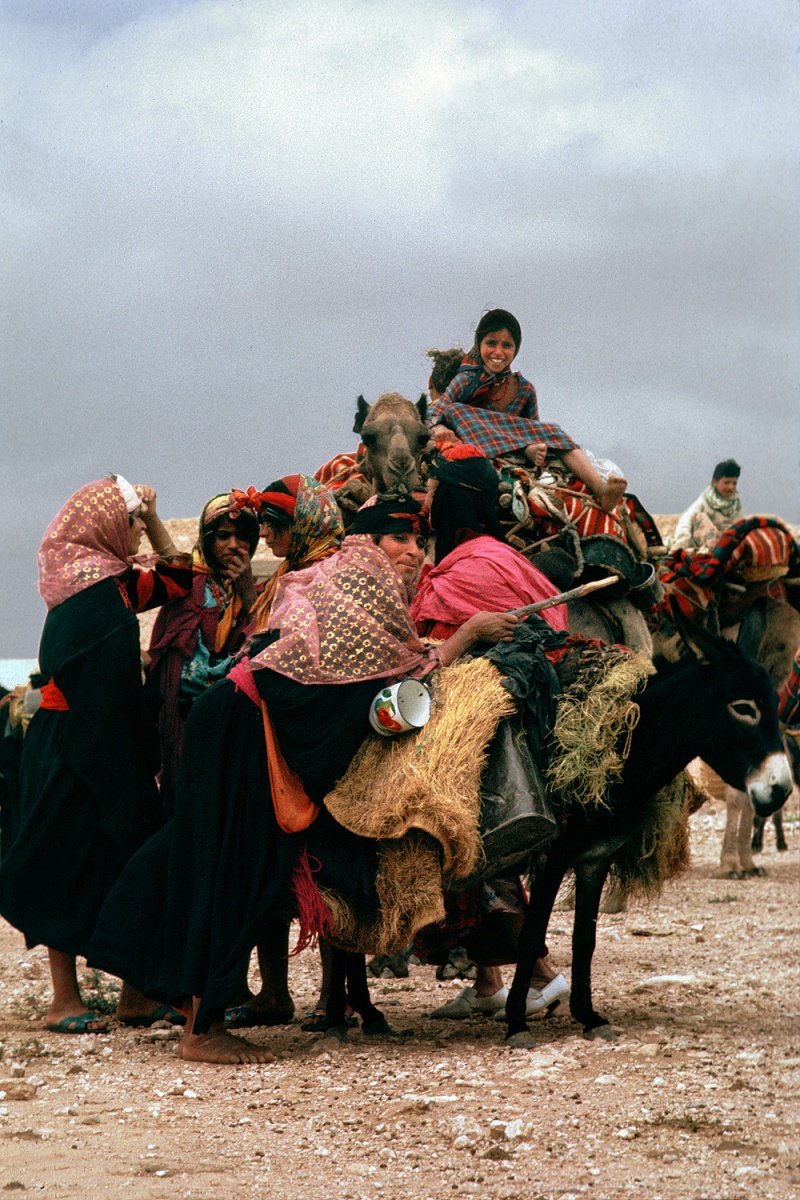 bill-hocker-caravan-near-gafsa-tunisia-1971