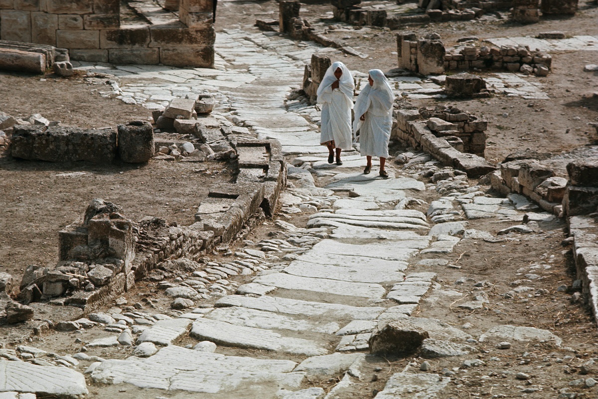 bill-hocker-roman-ruins-dougga-tunisia-1971