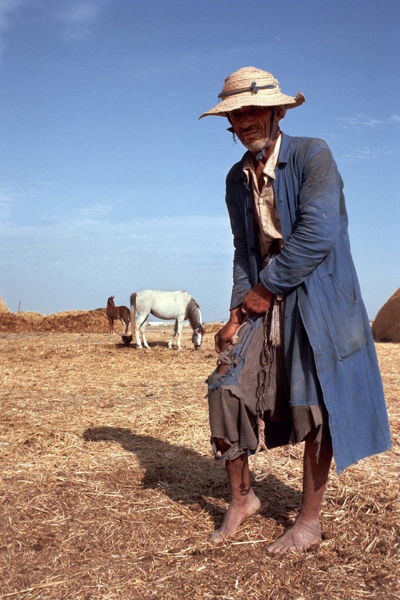 bill-hocker-farmer-near-le-kef-tunisia-1972