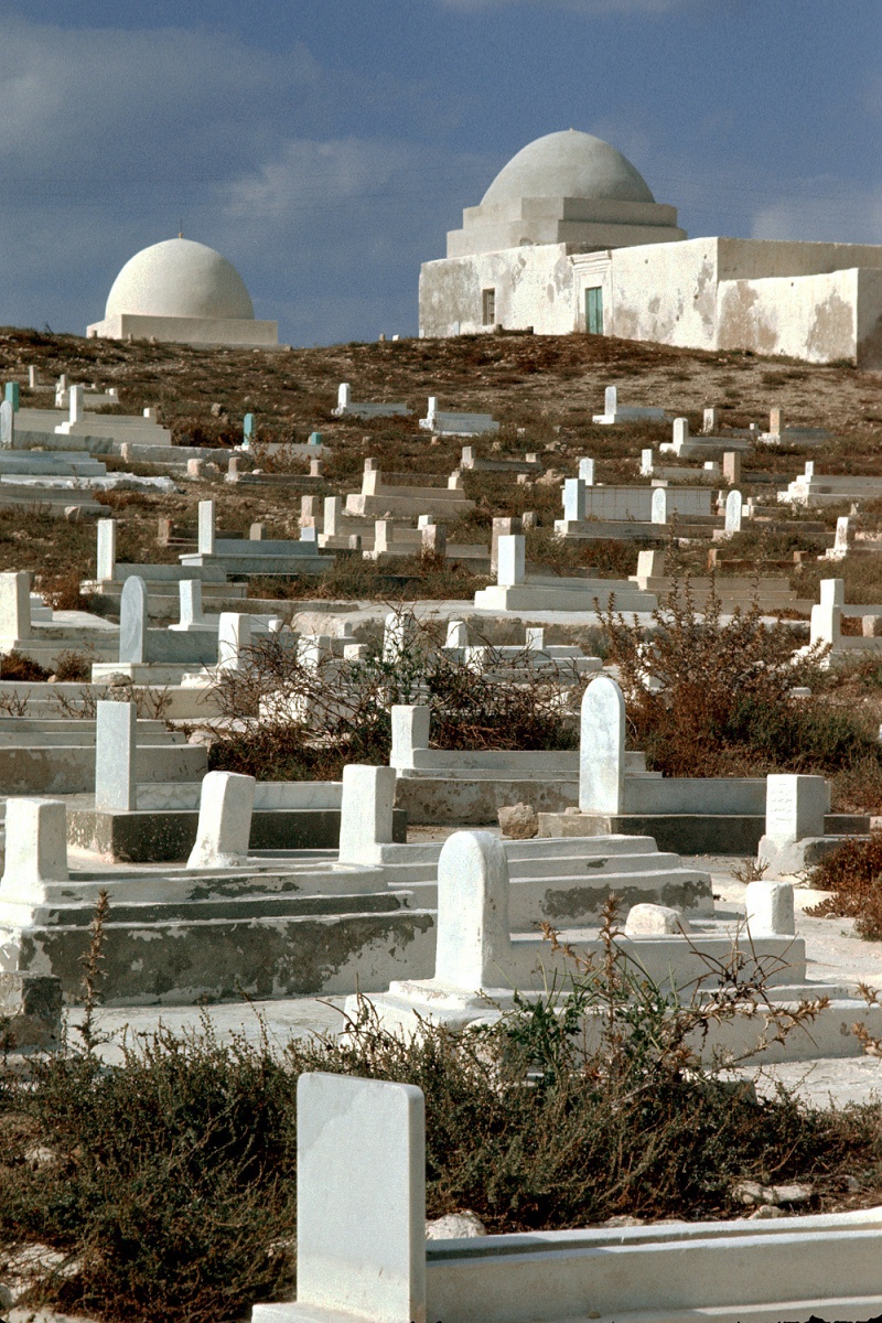 bill-hocker-cemetery-madia-tunisia-1971