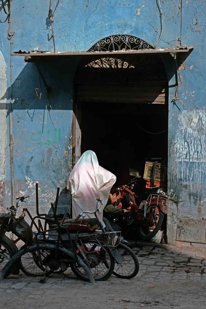 bill-hocker-motorbike-repair-tunis-tunisia-1994