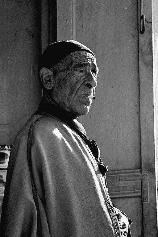bill-hocker-smoker-sidi-bou-said-tunisia-1972
