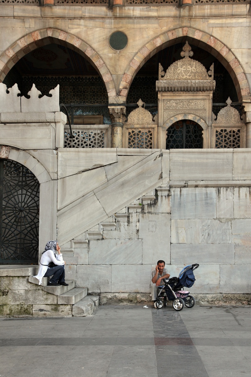 bill-hocker-family-yeni-camii-(new-mosque)-istanbul-turkey-2010