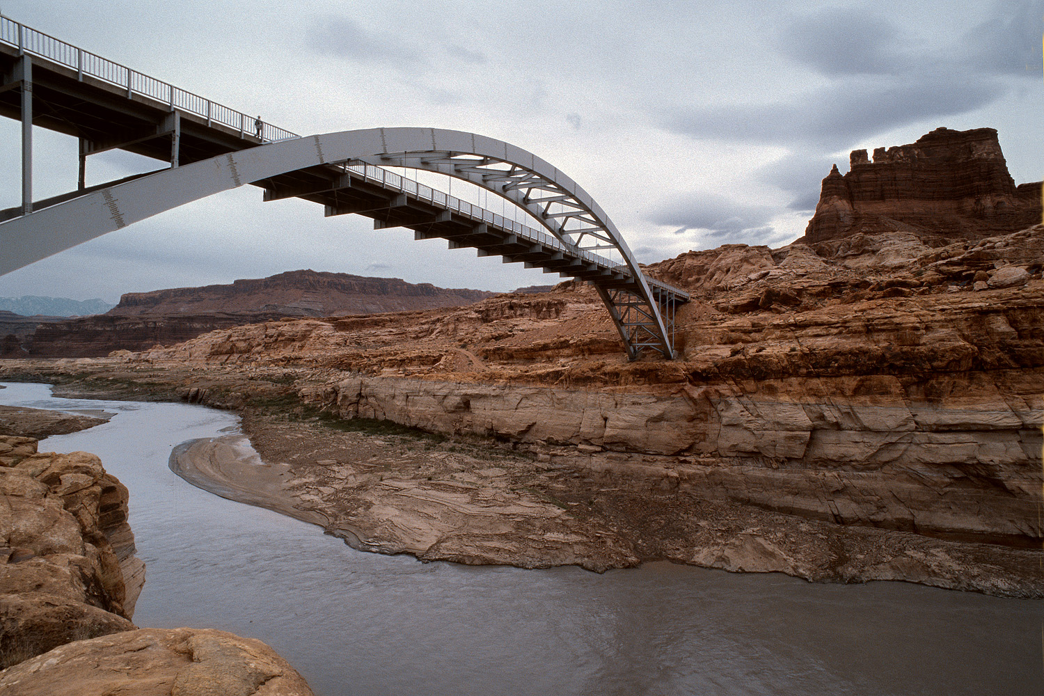 bill-hocker-hite-crossing-bridge-utah-2003